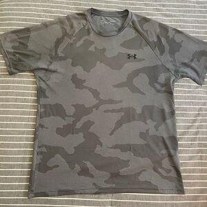 Under Armour Men's Camo T-Shirt -Gray